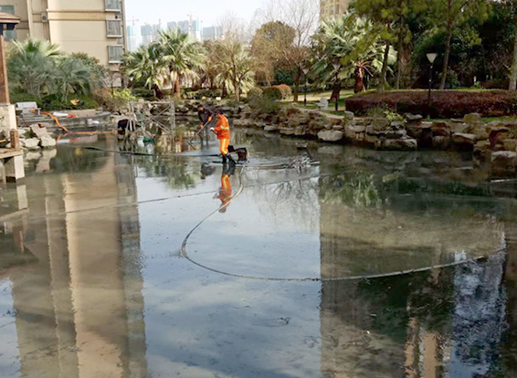 川汇景观池淤泥清理